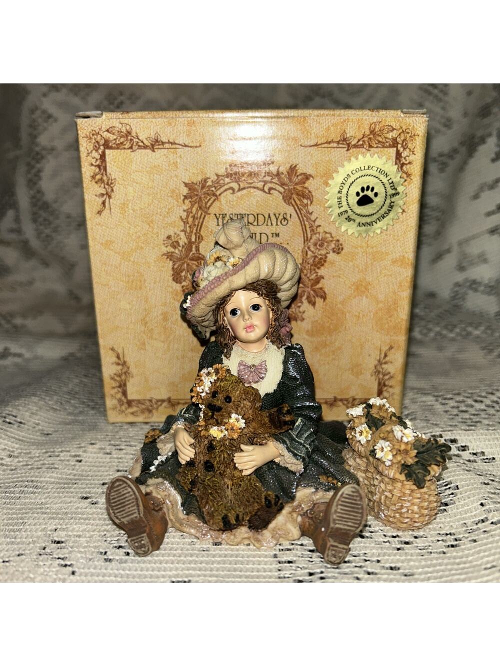 Boyd’s Figurines, 1999 1st Edition Meredith W/ Jacqueline … Daisy Chain W/ Box